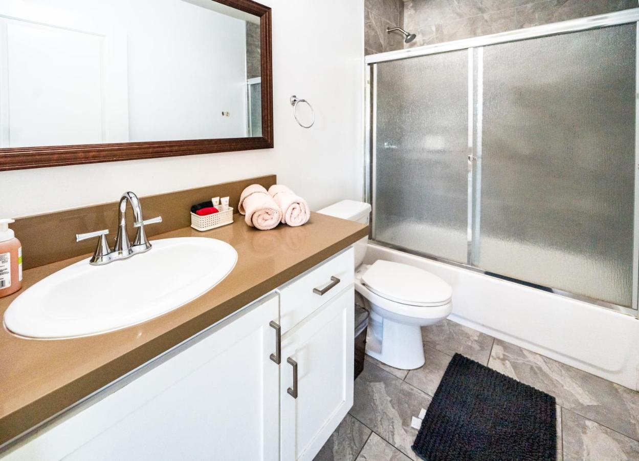 Spacious 5 Bedroom 3 Bath Modern By Downtown La With Parking Appartement Los Angeles