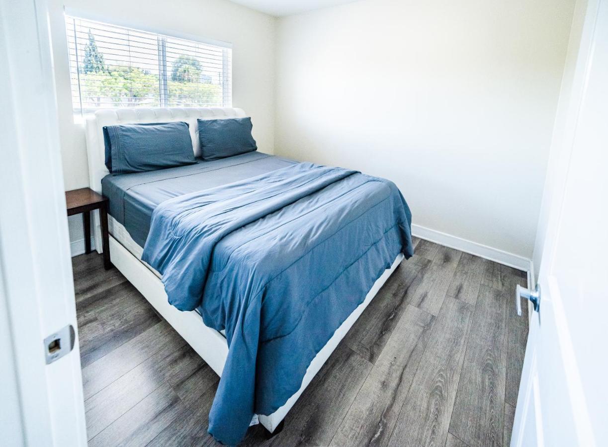 Spacious 5 Bedroom 3 Bath Modern By Downtown La With Parking Appartement *